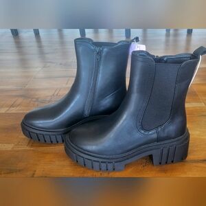 Womens Combat boots. Size 9